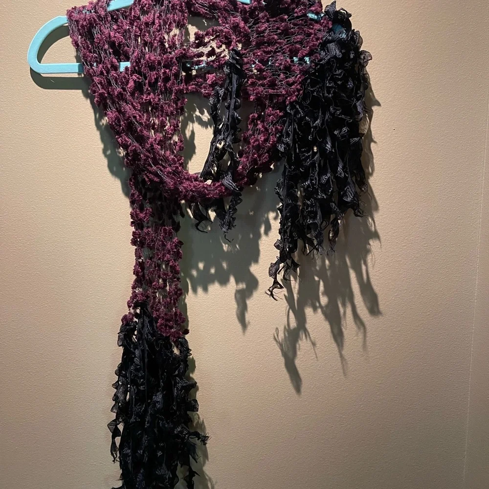 Scarf is piece of art - Picture 6 of 6